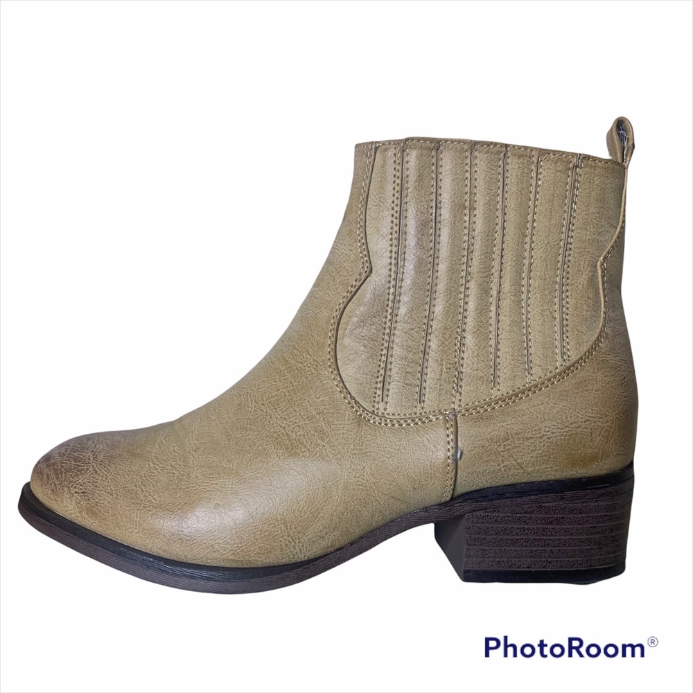 PIERRE DUMAS Distressed Cream Western Ankle Boots